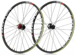 Stans Valor karbon hjulsett